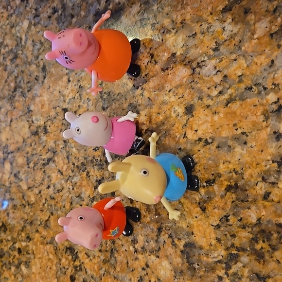 Peppa Pig figurines.  3" - Picture 1 of 5